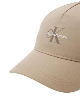 Gorrra Calvin Klein de visera con monologo unisex beige