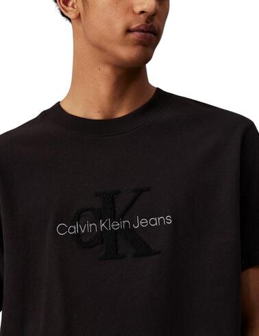 Camiseta Calvin Klein regular fit con monograma de chenilla