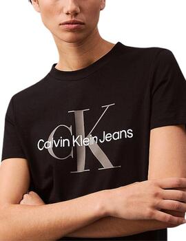 Camiseta Calvin Klein con monograma estampodo en el pecho