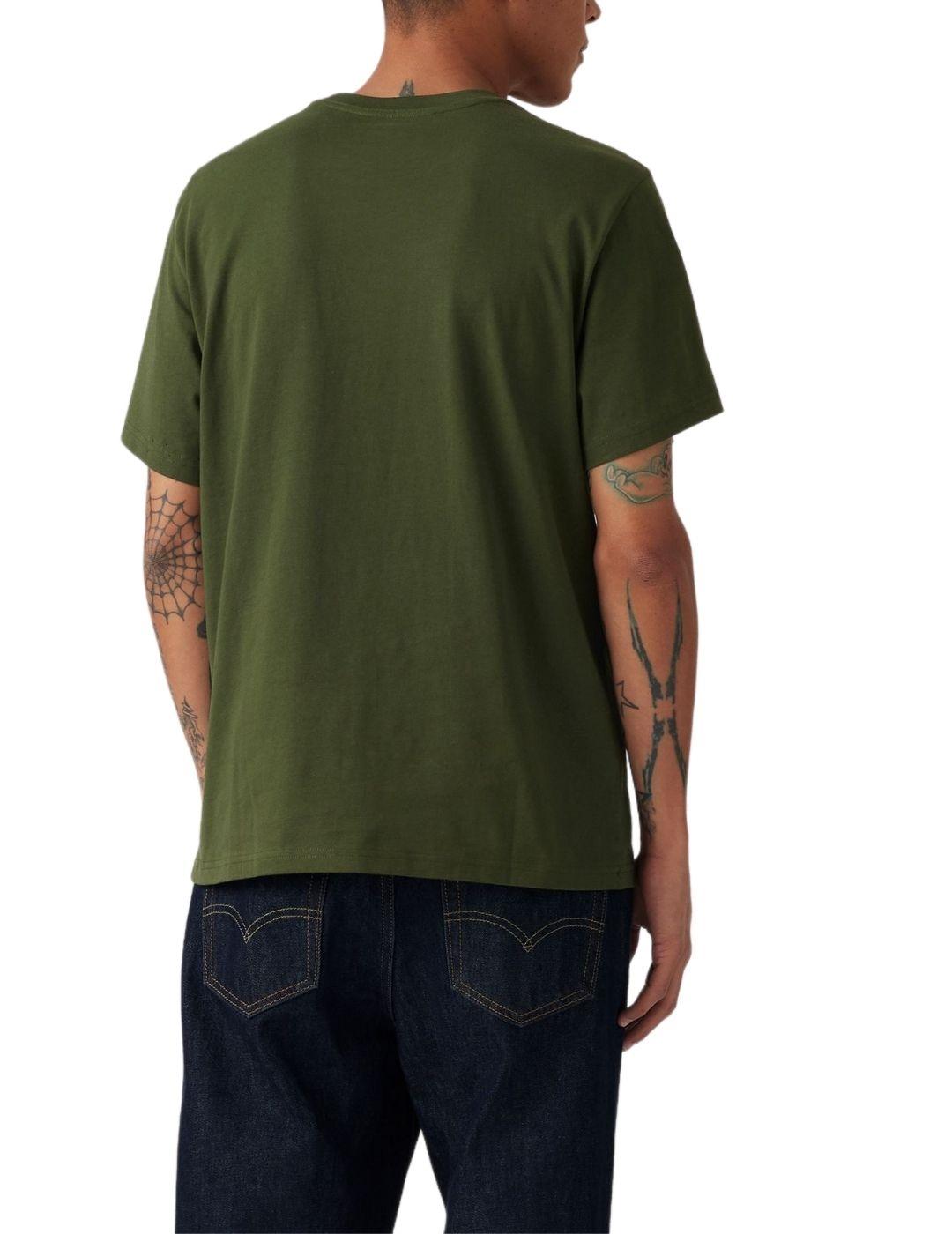 Camiseta Levi's® con logotipo en el pecho para hombre verde