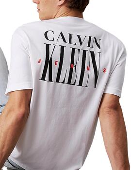 Camiseta Calvin Klein con logo impreso en la espalda blanca